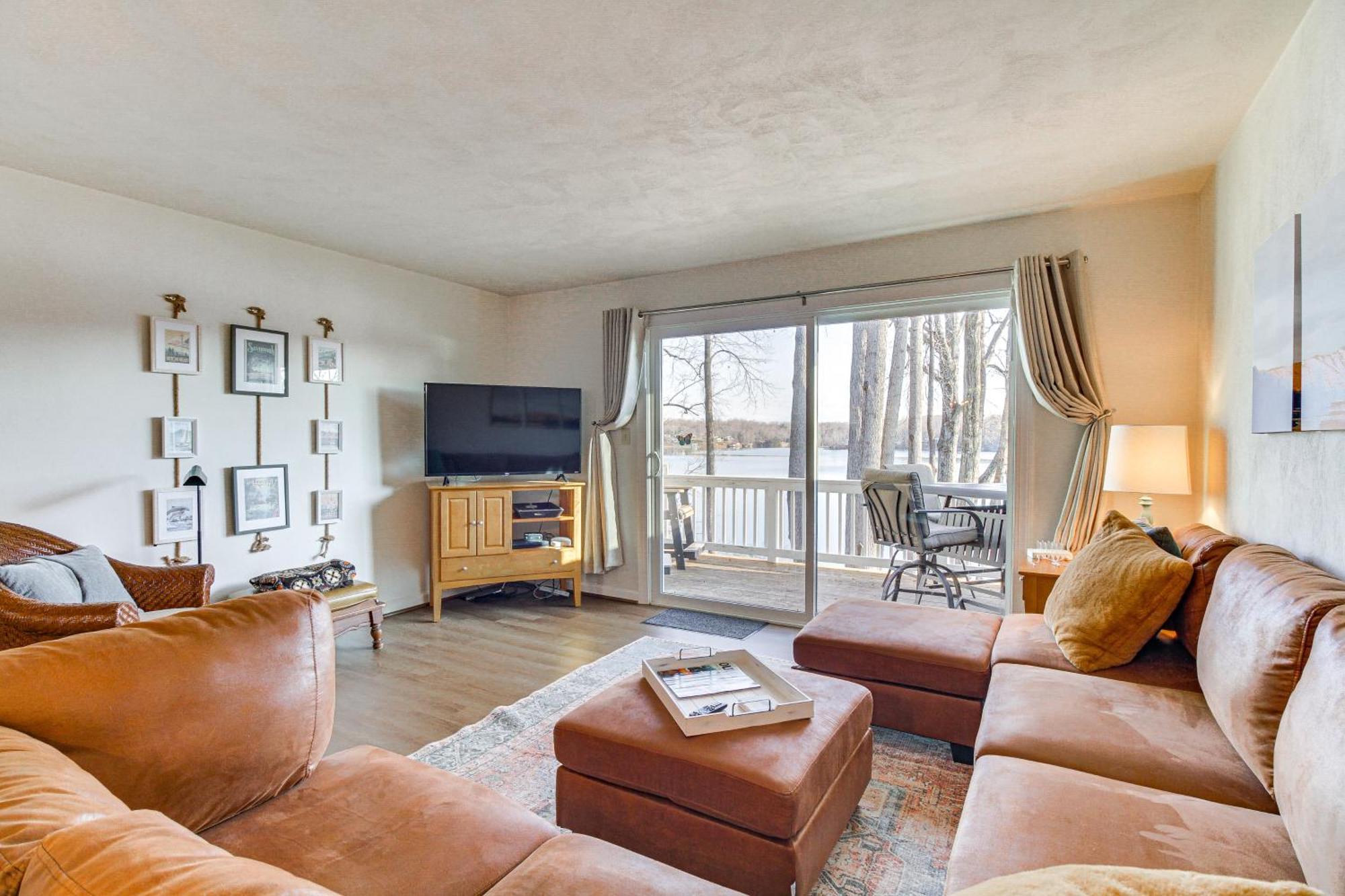 Lakefront Moneta Home With Community Boat Dock! Екстер'єр фото